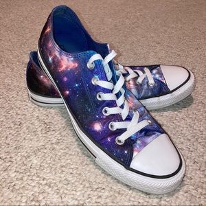 low top galaxy converse